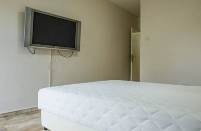 Location d’un appartement meublé et spacieux de 3 pièces, 86 m², près du centre-ville, Nouveau Belgrade, Serbie